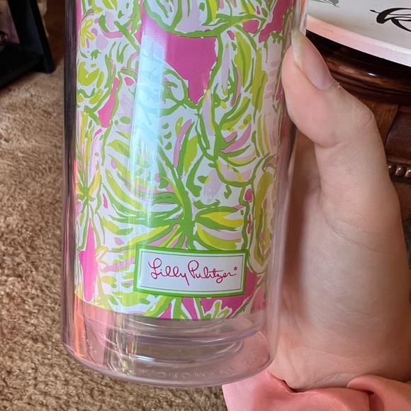 Lilly Pulitzer Tumbler 16 Oz Insulated Screw On Lid Elephant Ear Beach. - Picture 7 of 15